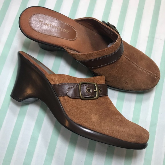 naturalizer mules clogs